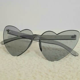 تصویر عینک فانتزی قلبی 