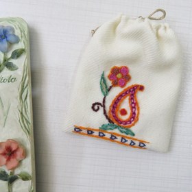 تصویر کیسه پته دوزی هدیه هنر پته دوزی