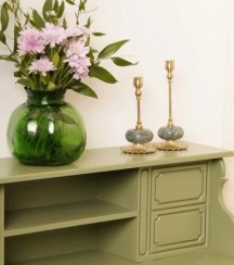 تصویر شمعدان سنگی برنجی زنبق 