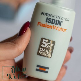 تصویر کرم ضد آفتاب بی رنگ ایزدین SPF50 مدل Fusion Water 5 Daily 