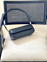 تصویر کیف دوشی مینیمال مدل میشل 