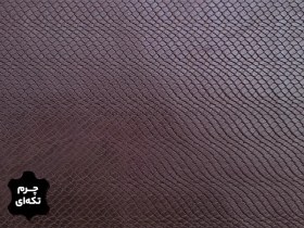 تصویر چرم تکه ای گاوی طرح پیتون رنگ قهوه ای سوخته 