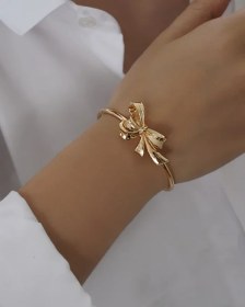 تصویر بنگل پاپیونی لاویا 