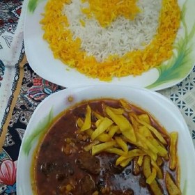 تصویر چلو خورشت قیمه خانگی باسیب زمینی سرخ شده و برنج صددرصدایرانی 