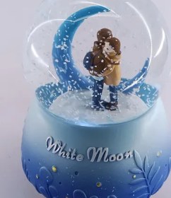 تصویر گوی white moon - طرح ماه 