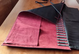 تصویر لفافه چرمی تسبیح دست‌دوز از چرم طبیعی گاوی (۲۰تایی) Cover