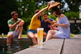 تصویر کرم ضد آفتاب فوراور | مناسب برای انواع پوست Aloe Sunscreen