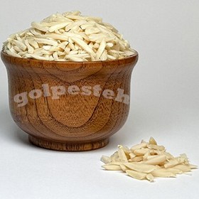 تصویر خلال بادام زمینی درشت 