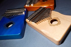 تصویر کالیمبا - قهوه ای روشن kalimba accord music