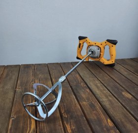 تصویر همزن صنعتی اینتیمکث مدل 0570 | قابلیت تعویض ذغال آسان 