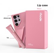 تصویر کاور گوشی موبایل سامسونگ اس 23 اولترا Samsung-S23Ultra طرح رود rhode همراه با لیپ گلاس Lip Gloss رژلب رنگ ریبون Ribbon صورتی مستر کوالیتی Master Quality 