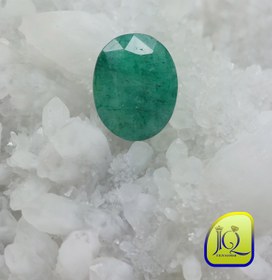 تصویر نگین زمرد هندی 