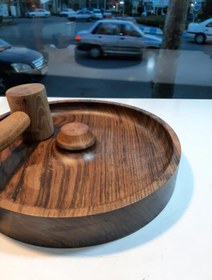 تصویر گردوشکن چوبی 