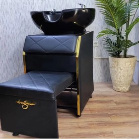 تصویر سرشور ایستاده آرایشگاهی شرکتی 