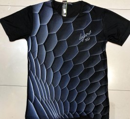 تصویر تیشرت مشکی سه بعدی سایز L 