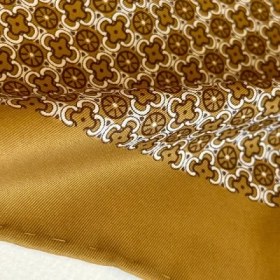 تصویر روسری طرح شبدر سایز 90 A005 