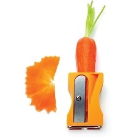 تصویر پوست کن میوه و سبزیجات مدل Carrot 