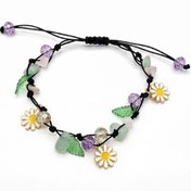 تصویر دستبند نخی بافت مشکی دخترانه با وایب بهاری 