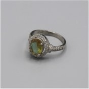 تصویر انگشتره زنانه با نگین درخشنده الکساندریت 