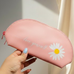 تصویر کیف آرایشی بابونه 