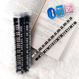 تصویر مداد مدل پیانو زمینه مشکی 