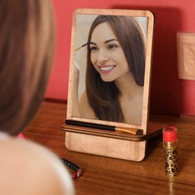 تصویر آینه آرایشی رومیزی چوبی مدل ayna003 