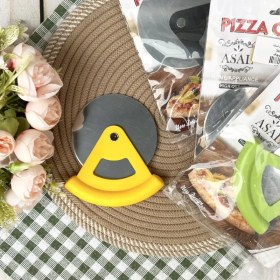 تصویر پیتزا بر بدون دسته 