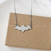 تصویر گردنبند بتمن 