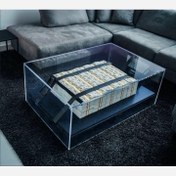 تصویر میز پر از دلار 