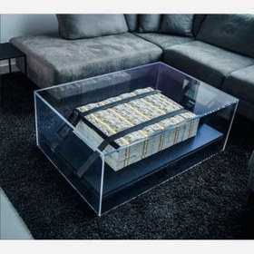 تصویر میز پر از دلار 