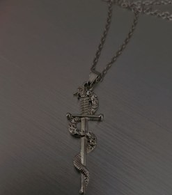 تصویر گردنبند شمشیر ماری 