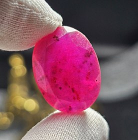 تصویر نگین جید یاقوتی 