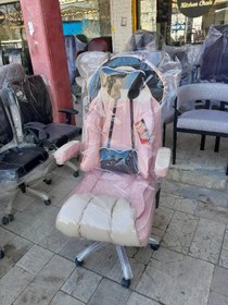 تصویر صندلی گیمینگ چرخدار رنگی 