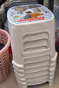 تصویر چهار پایه پلاستیکی فانتزی سایز متوسط 