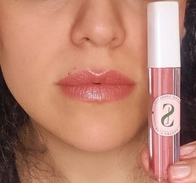 تصویر رژلب مایع _ کالباسی روشن | ساهارا لاین Lipstick