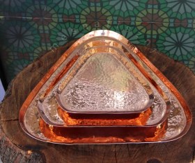 تصویر سینی مسی مثلثی دست ساز 