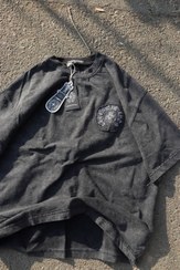 تصویر تیشرت باکسی سنگشور طرح کروم هارت chrome hearts 