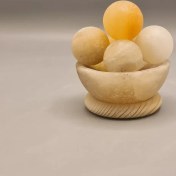 تصویر کاسه سنگ نمک فسقلی قطر ۸ با پایه رینگ چوبی بزرگ با 5 عدد گوی قطر ۳ 