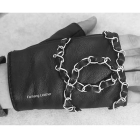 تصویر دستکش بی انگشت چرم طبیعی گوسفندی طرح شنل - قهوه ای 