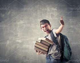 تصویر عکس با کیفیت پسربچه با علامت اوکی و خوشحال 