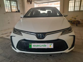 تصویر تویوتا کرولا مدل ۱۴۰۱ هیبرید ۱۸۰۰ سی سی اتوماتیک 