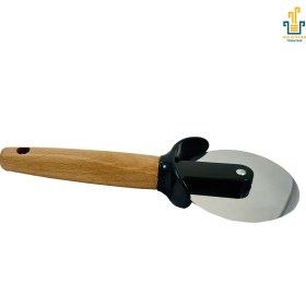 تصویر پیتزا بر دسته چوبی 