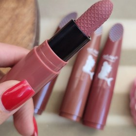 تصویر رژجامد (آرت اسکین) 