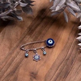 تصویر سنجاق سينه طرح گل 