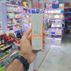 تصویر ام کیو ضد افتاب بی رنگ و روشن کننده و از بین برنده لکه های پوستی spf 50 