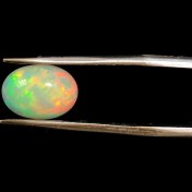 تصویر نگین اوپال معدنی با تلالو بالا 250142 