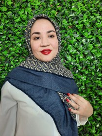 تصویر روسری با طرح برگ 