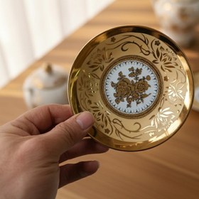 تصویر نعلبکی چینی طلایی 