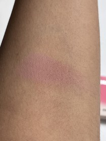 تصویر رژگونه باربی 