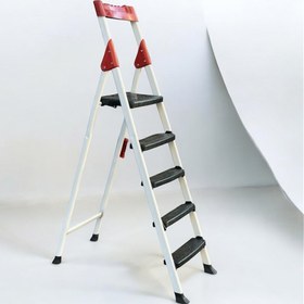 تصویر نردبان 5 پله 